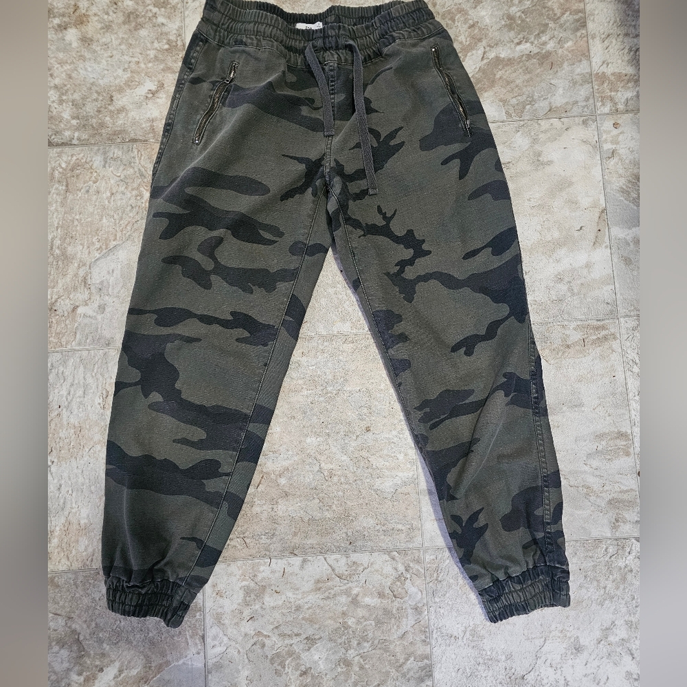 Aritzia Tna New Alix Pant Joggers Camo Size S
